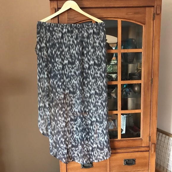 Express hi lo skirt - Picture 6 of 8